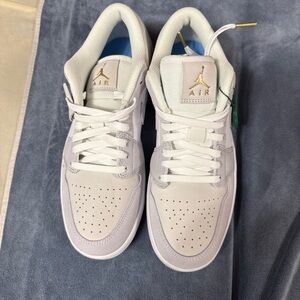 Nike Air Jordan White Sneakers